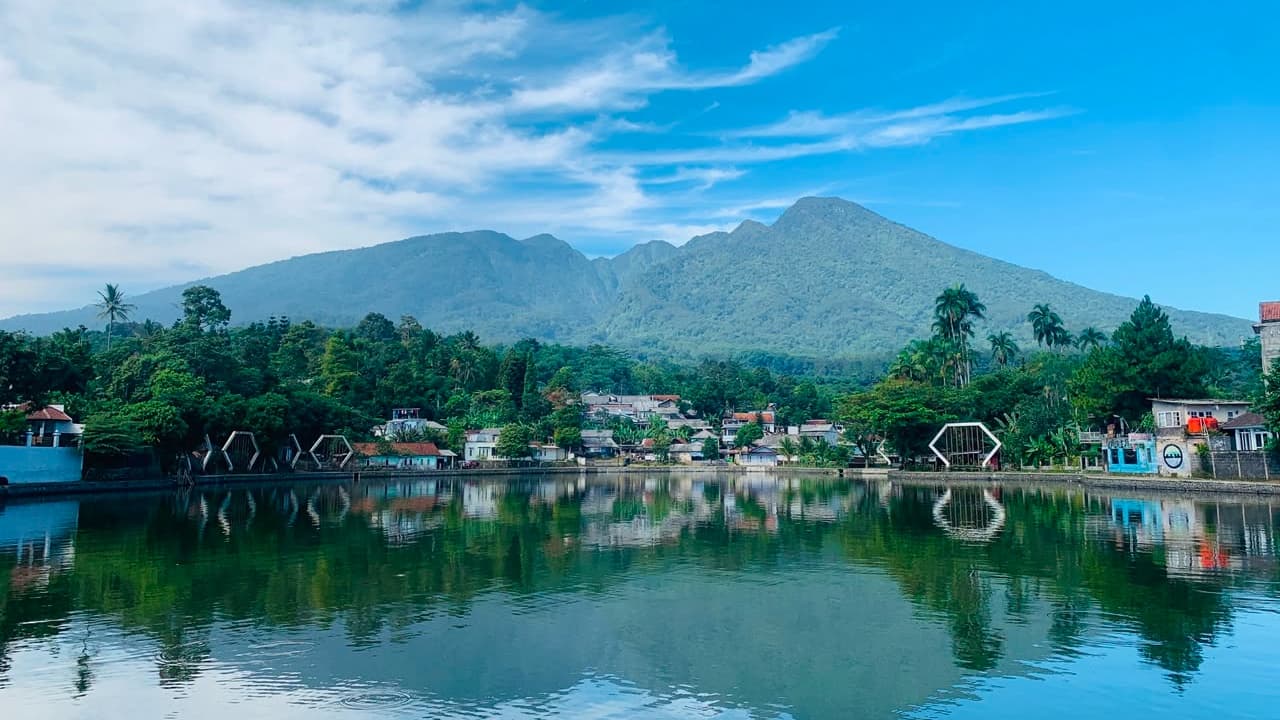 Berwisata Menjadi Lebih Bermakna dengan Nusakelana